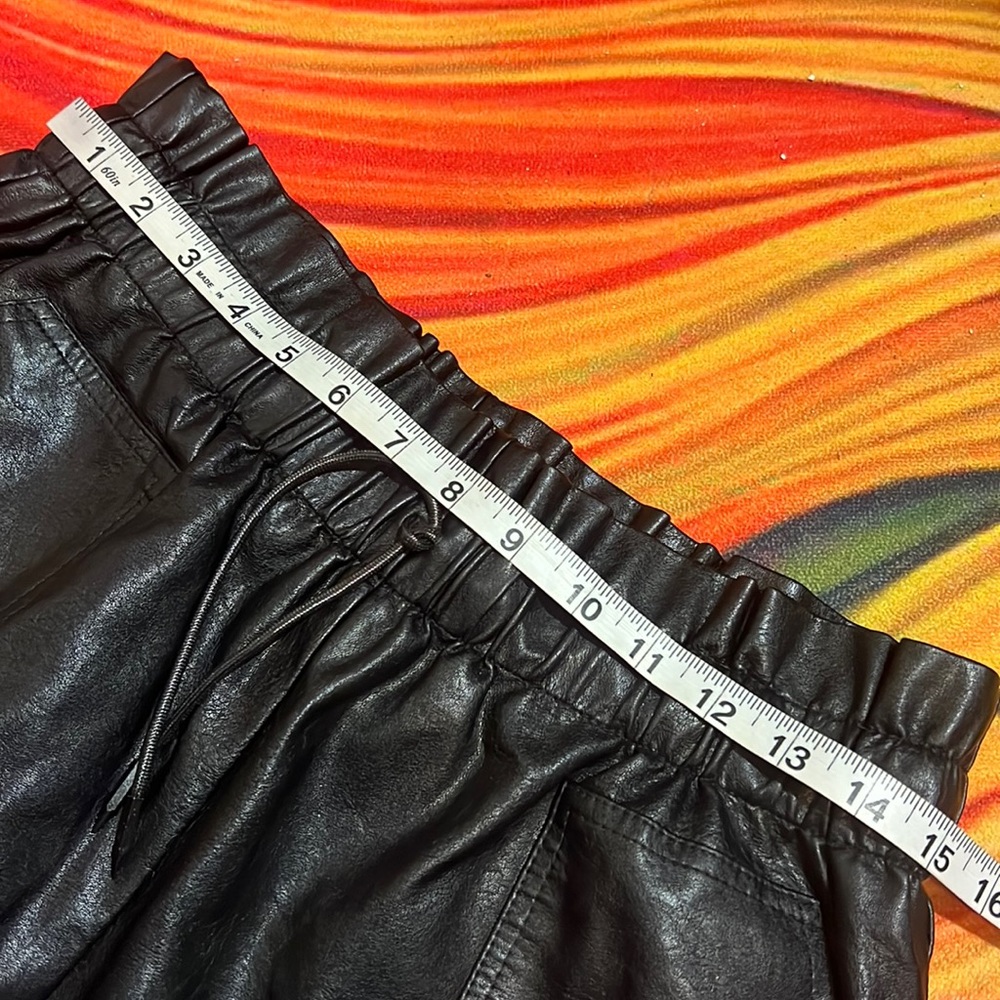Oversized High Waist Loose Fit Faux Leather Shorts Size 10 - Picture 15 of 17